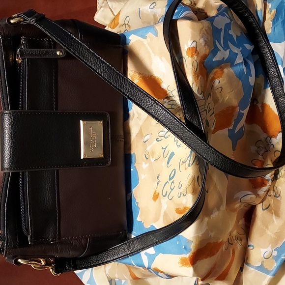 Tignanello two-tone leather crossbody shoulder bag - Picture 1 of 13